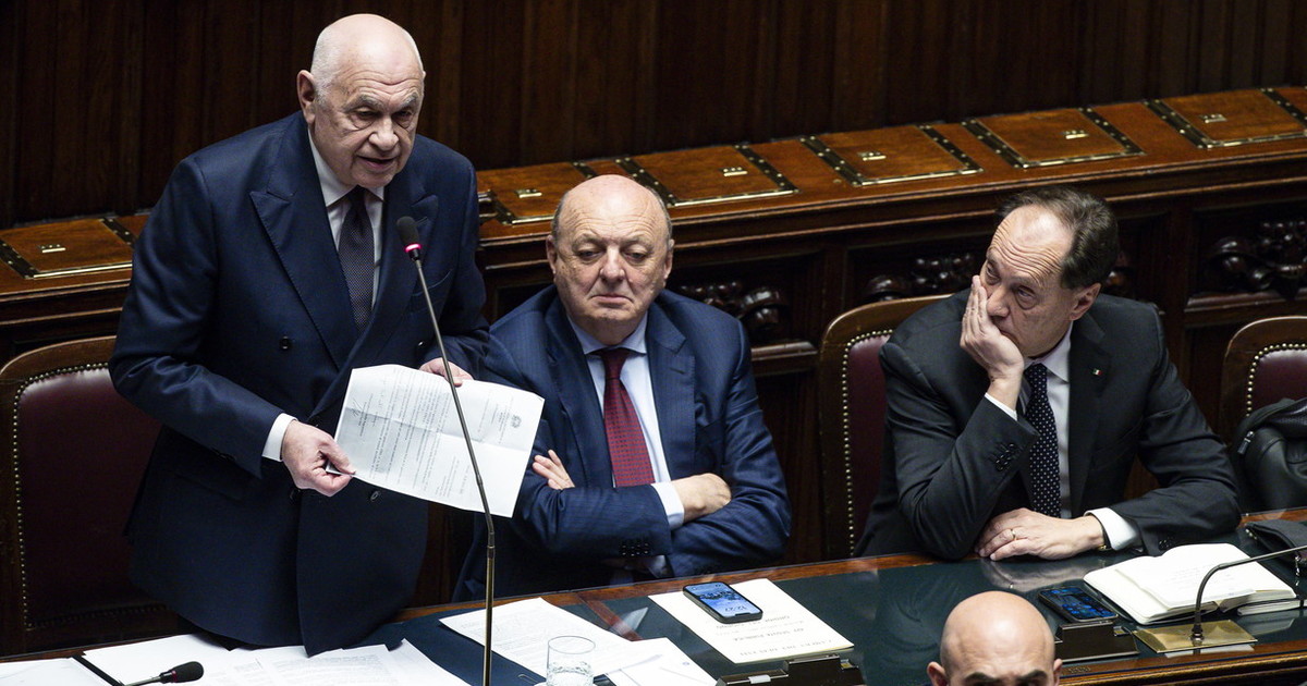 Caso Almasri Lo Show Di Bonelli In Diretta Tv Nordio Lo Sotterra Le Caso Almasri Lo Show Di Bonelli In Diretta Tv Nordio Lo Sotterra Le