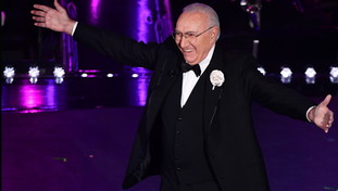 Pippo Baudo e la lettera al Festival: “Rito collettivo, rifletti gioie e dolori della società”