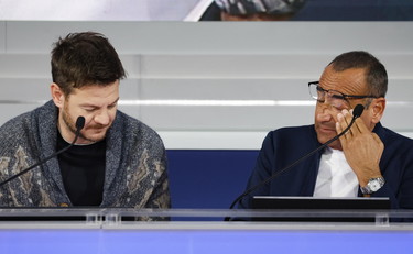 Sanremo, si parte. La scaletta, le lacrime di Conti e il primo super-ospite