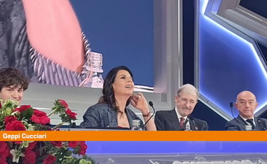 Geppi Cucciari “Un bacio alla Meloni? Lo mando col braccio di Elodie”