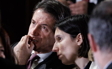 Schlein cambia pelle al Pd per piacere a Conte. Sempre più gelo con i riformisti