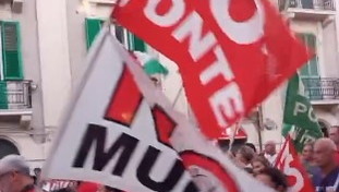 Messina, i no ponte feriscono un agente. Salvini: Non ci faremo intimidire