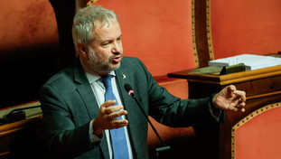 Borghi inchioda l'Ue: “Fino a ieri non si poteva spendere, ora ecco 800 miliardi per le armi”