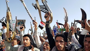 Trump vuole annientare gli Houthi: attacchi potenti e decisivi, Yemen sotto le bombe