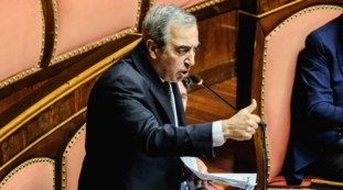 Scandalo vergognoso. Manifestazione a Roma, Gasparri affossa Gualtieri