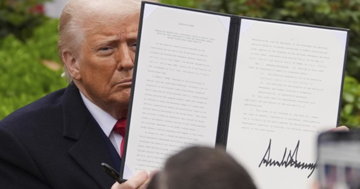 Trump sposta la produzione in patria. Paragone: doveva farlo la sinistra e invece...