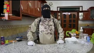 I baby jihadisti che progettano attentati online: il reportage sul rischio terrorismo