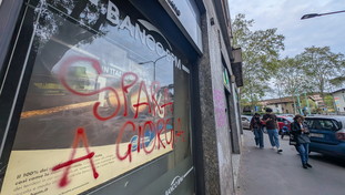 Spara a Giorgia, il silenzio della sinistra sulle minacce a Meloni