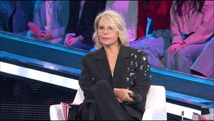 Amici surclassa Ne vedremo delle belle (ancora in calo). Bene 4 di sera Weekend