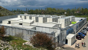 Albania, ma quali migranti nel mini-carcere. Come stanno davvero le cose