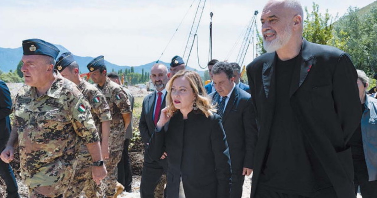 Migranti, nuove regole della Commissione Ue. Meloni: Bene la lista dei Paesi sicuri