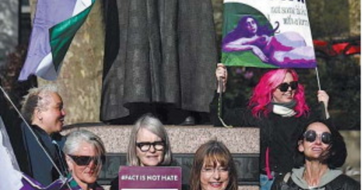 La donna è donna alla nascita. La sentenza che fa impazzire la sinistra