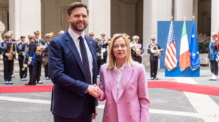 Avanti dialogo su dazi e Ucraina. Meloni vede Vance e sente von der Leyen