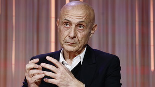 L'intervista a Minniti: “Sta tornando la diplomazia. Meloni ponte fra Europa e Usa”