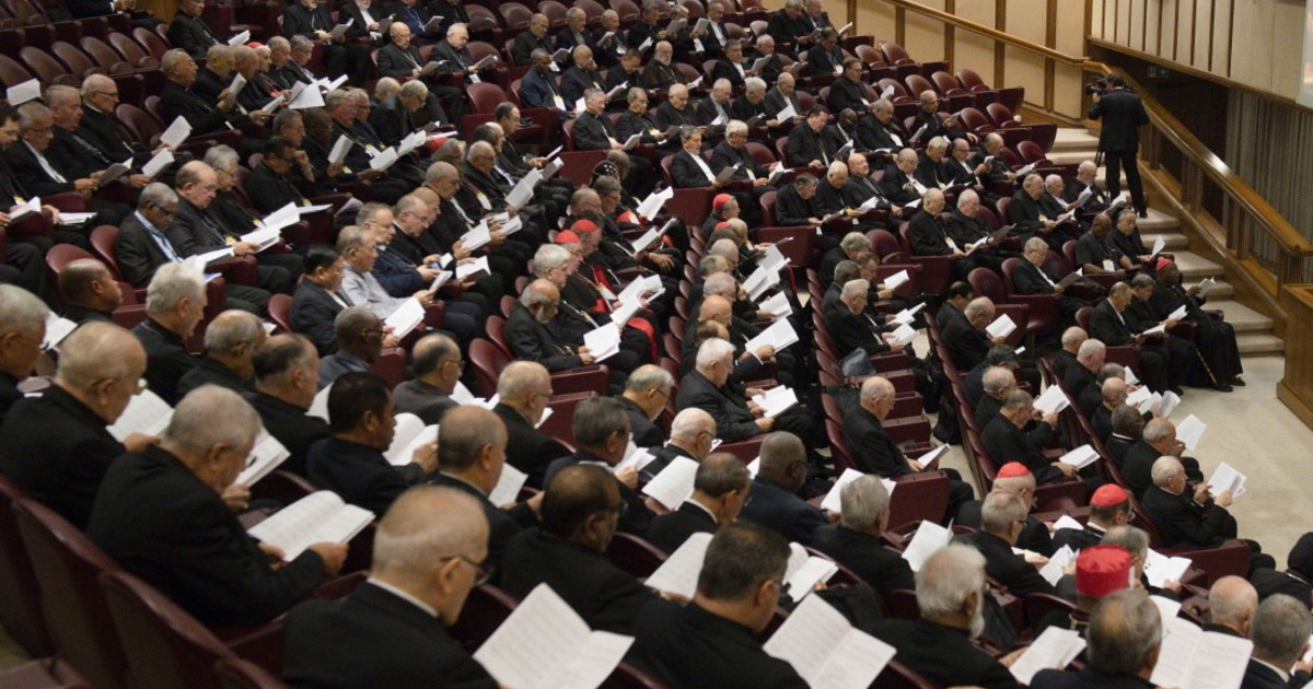 Al via la discussione sul futuro papa: la parola passa aii cardinali