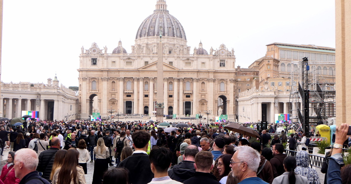Roma si blocca per i funerali di Francesco. Quanto durerà il corteo