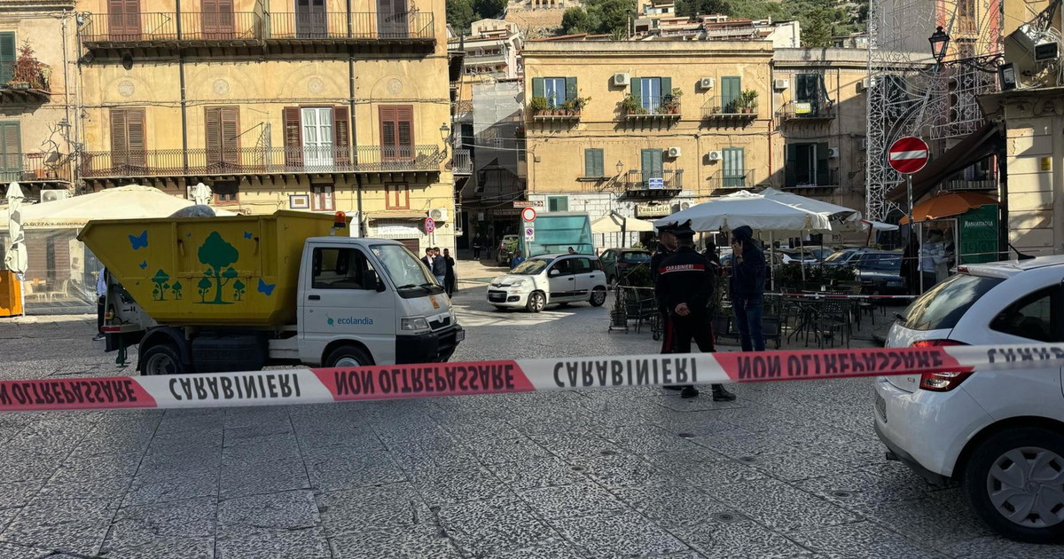 Sparatoria in piazza a Monreale: tre morti e due feriti. Lite per futili motivi