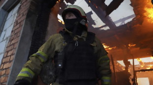 Ucraina, droni russi su Kharkiv. Usa: “Nessun ritiro dai colloqui di pace”