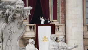 Papa Leone XIV: Mai più guerra! Giovani, non abbiate paura. Buona festa alle mamme