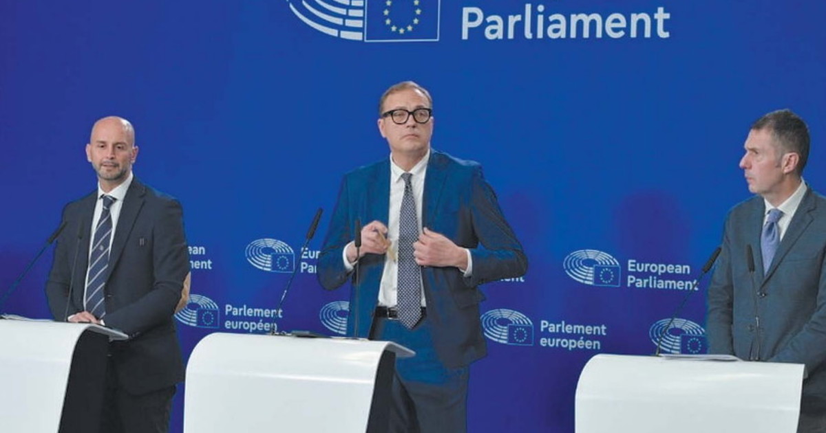 Denuncia de Il Tempo all'Europarlamento: Il fascismo in Italia è quello della sinistra