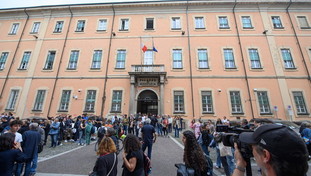 Il giallo dell'impronta 10: È insanguinata. Chi esclude la nuova consulenza