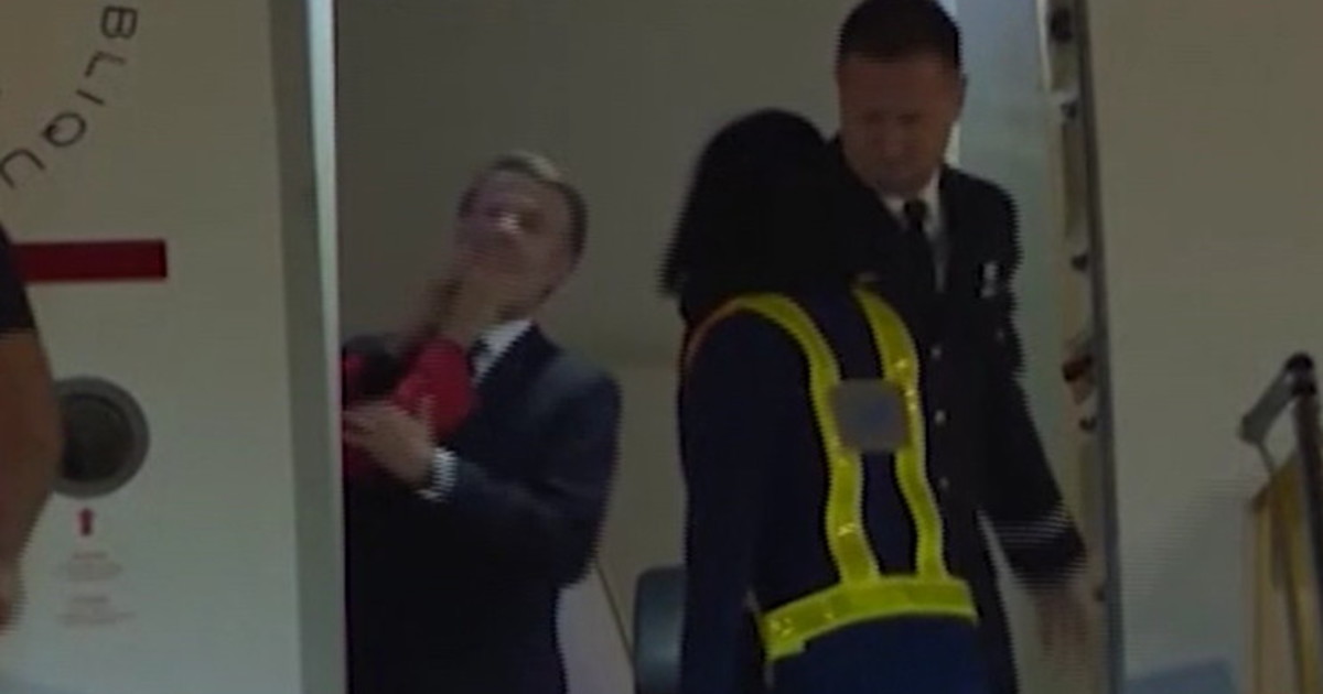 Macron schiaffeggiato da Brigitte? La conferma dell'Eliseo: 