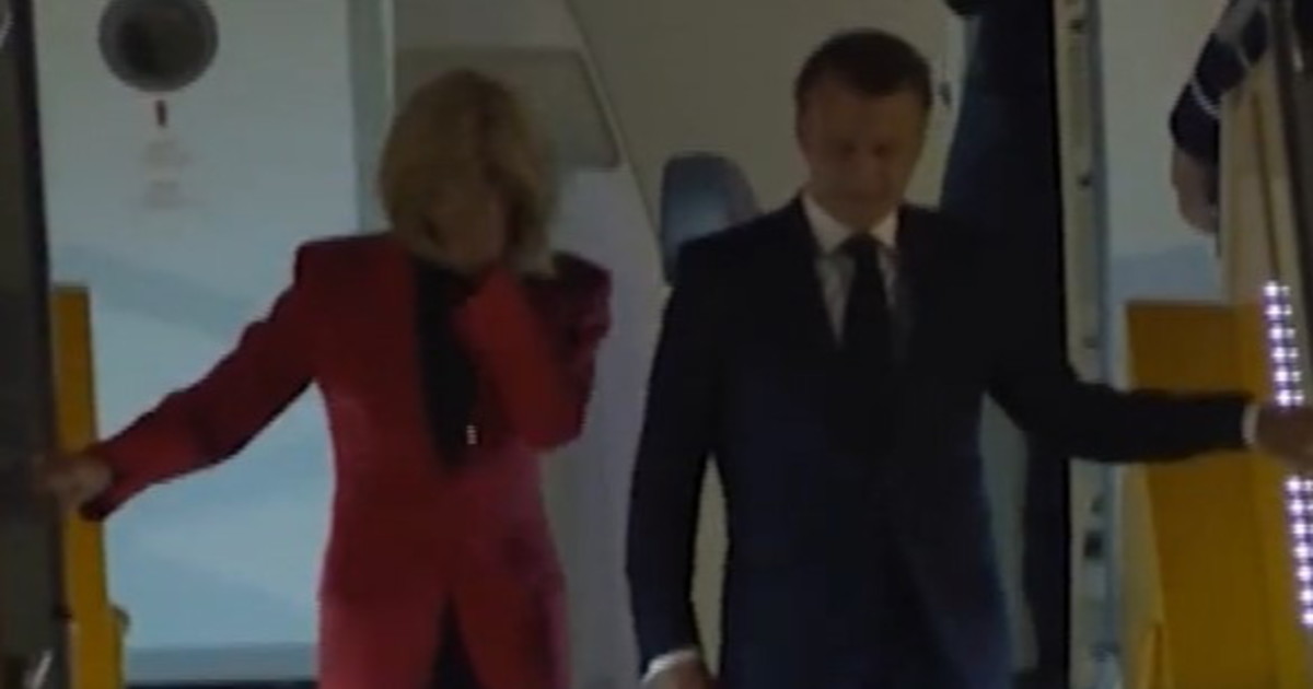 Stai lontano...: cosa ha detto Brigitte a Macron dopo lo schiaffo? L'analisi del labiale