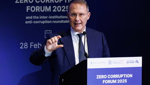 Cirielli e Fico in pole. Ma nei sondaggi spunta il braccio destro di De Luca