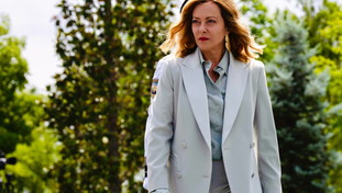 Contrordine compagni, Giorgia piace a sinistra. Gli italiani la promuovono: il sondaggio choc