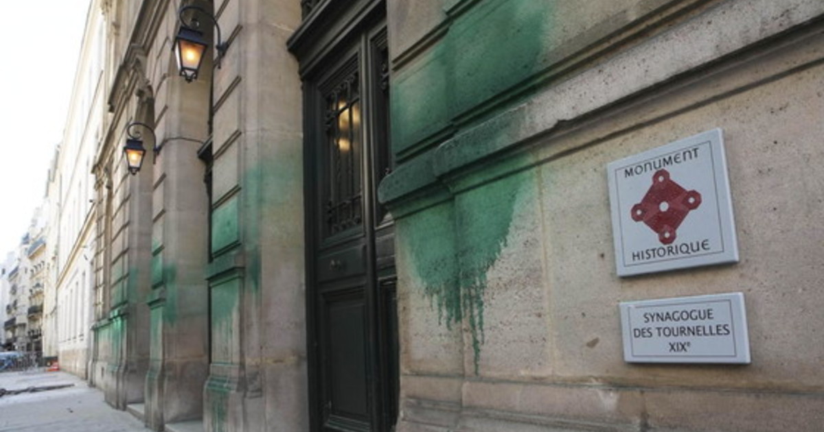 Siti di istituzioni ebraiche imbrattati con vernice verde