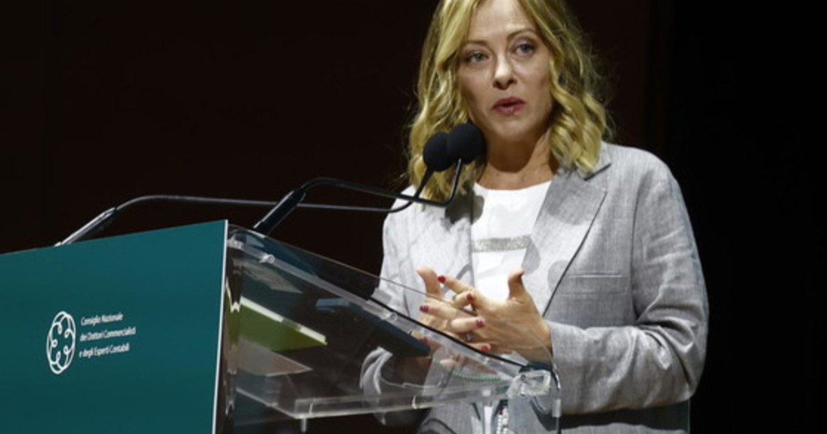 Meloni spinge per il taglio delle tasse al ceto medio. Resta distanza con la Lega