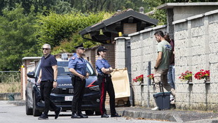 Fascette, tamponi e l'impronta 10: dove si cerca la verità su Garlasco