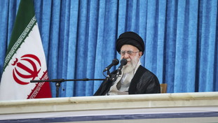 Il vice di Khamenei pronto alla fuga in Russia. Il regime dell'Iran si sgretola subito