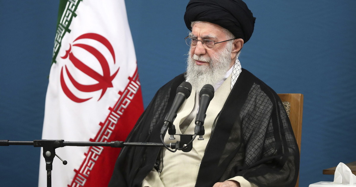 “Non si fida più nemmeno delle sue guardie” Khamenei circondato dal Mossad