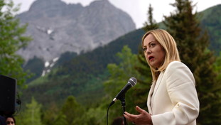 Il bilancio di Meloni dopo il G7: no all'Iran forza nucleare e soluzione in vista per i dazi