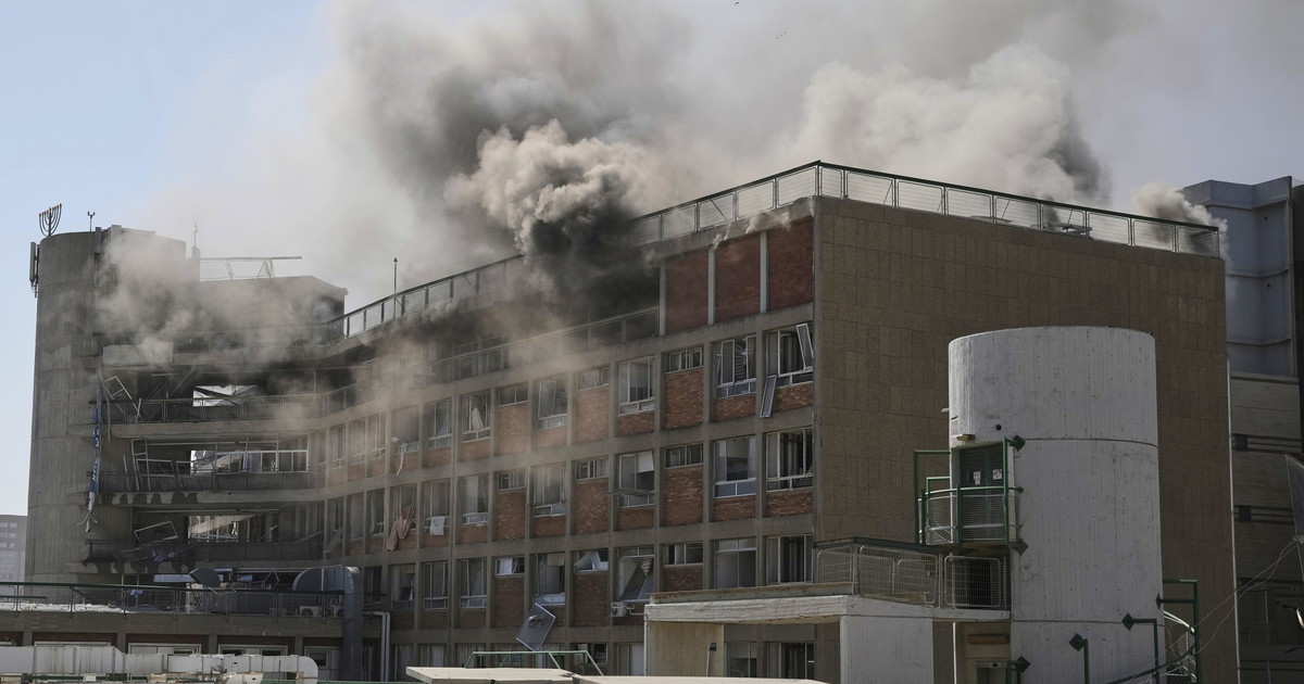 Missili sull'ospedale di Soroka. Netanyahu: «Tiranni terroristi»