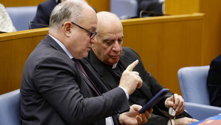 Dal Vaticano spiazzano Gualtieri: “Servono docce per un milione di persone”