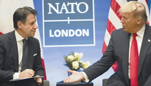 Le mille balle a 5 Stelle e le giravolte di Conte: la verità sul finto pacifismo grillino