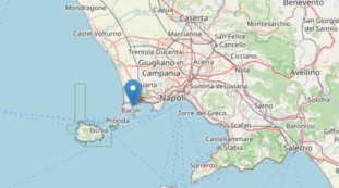 Campi Flegrei, torna la paura. Il terremoto fa scattare evacuazioni anche a Napoli