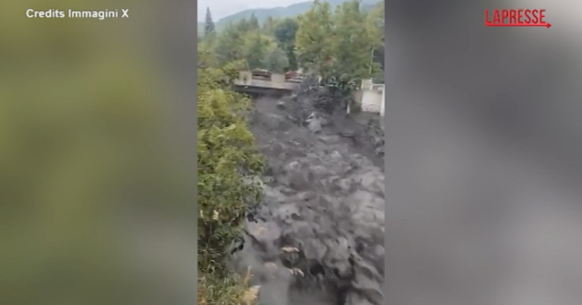 Maltempo a Bardonecchia, esonda il rio Frejus: le immagini del fiume di fango