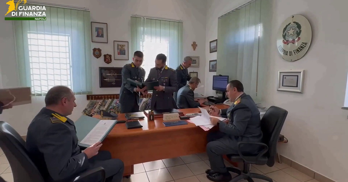 V Neaplju zasegli 97 milijonov evrov zaradi prevare s sredstvi za jug Italije