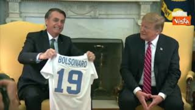 dazi usa a brasile al 50 furia di lula trump e bolsonaro nel 2019 si scambiarono maglie calcio
