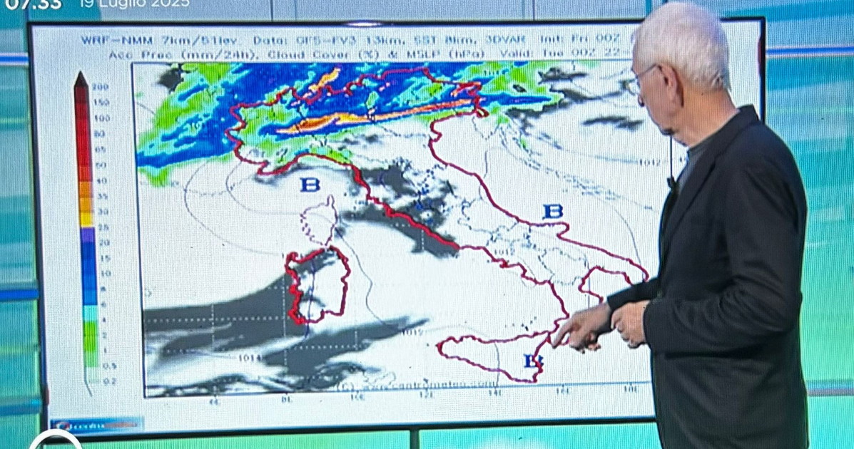Sottocorona avverte: "Linea di precipitazioni intense". Dove si rischia Sottocorona avverte: "Linea di precipitazioni intense". Dove si rischia