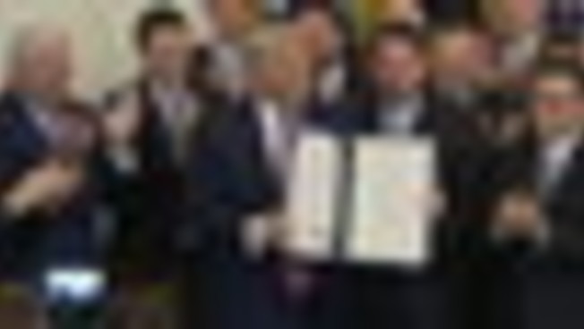 Trump firma legge sulle criptovalute, 'una rivoluzione finanziaria'