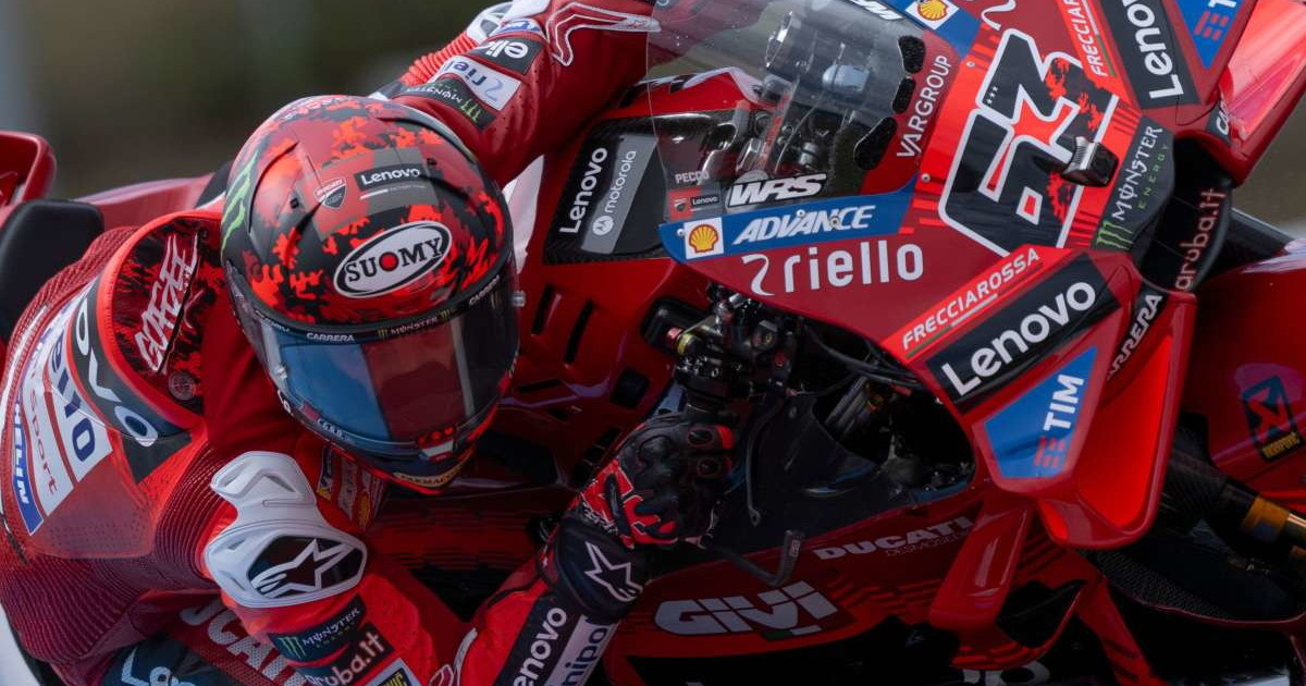 Bagnaia in pole in Repubblica Ceca davanti a Marc Marquez