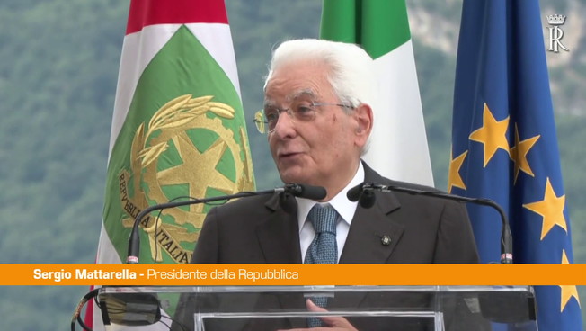 Mattarella 'Con guerre ritornano ombre di periodi oscuri del passato'