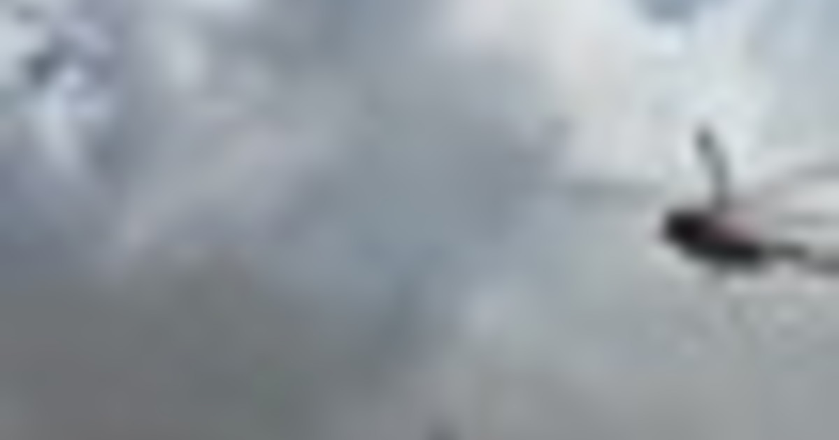 A Kiev pompieri al lavoro negli edifici distrutti da raid russi