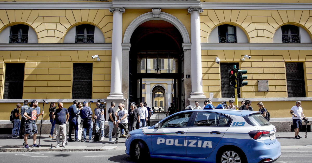 Caccia alle impronte sulla spazzatura dei Poggi: su cosa lavorerà il dattiloscopista Caccia alle impronte sulla spazzatura dei Poggi: su cosa lavorerà il dattiloscopista
