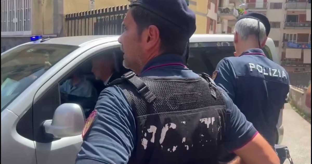 Tre operai morti sul lavoro a Napoli, portati via i corpi dal cantiere