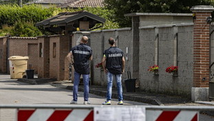 Impronta 33 intrisa di sangue e sudore: la perizia dei legali di Stasi. I pm: È di Sempio